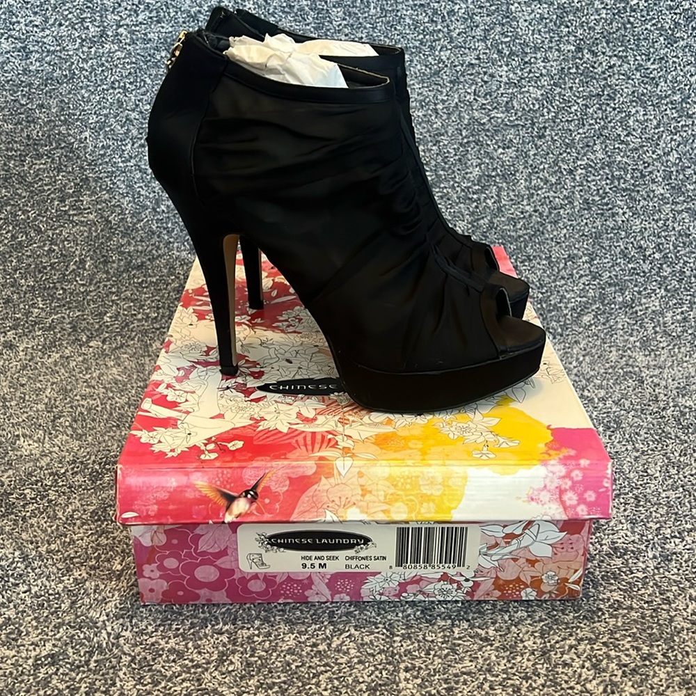 Chinese Laundry Peep Toe Chiffon/Satin Platform Bootie; gently used, 9.5